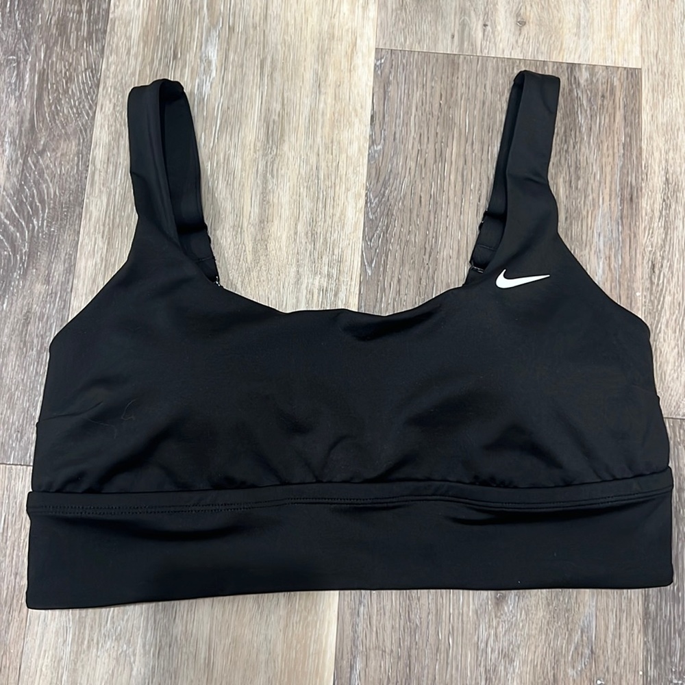 NEW never worn Nike adjustable sports bra size large